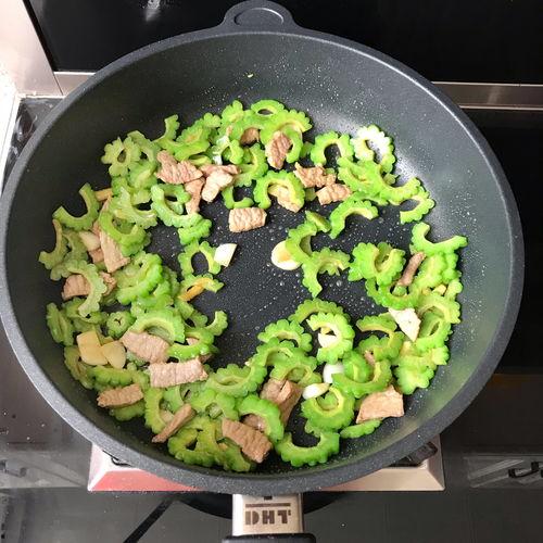 快手丽丽吃瓜,揭秘网红美食背后的故事