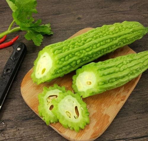 边嗑瓜子边吃瓜,边吃瓜边品味生活百态