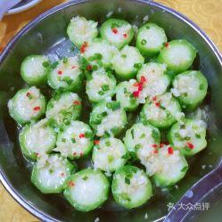 头像是吃瓜的用户,一场场热议背后的故事