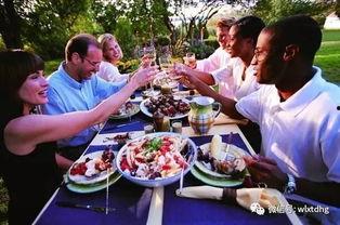 恋情吃瓜聚餐视频大全,恋情曝光！吃瓜群众围观明星甜蜜聚餐瞬间