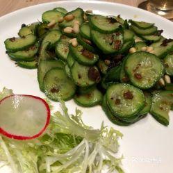 头像是吃瓜的用户,一场场热议背后的故事